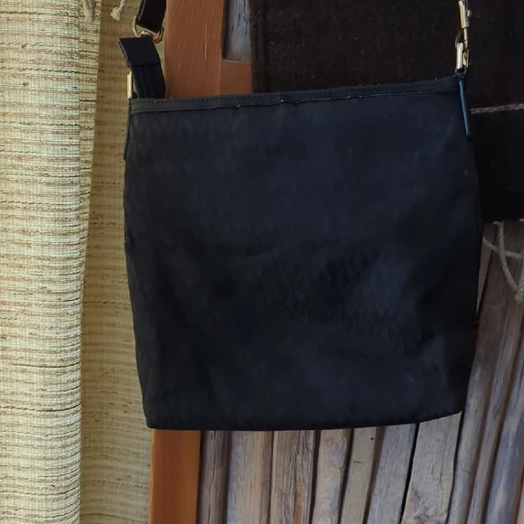Michael Kors Elegant Black Crossbody Bag - Picture 2 of 6